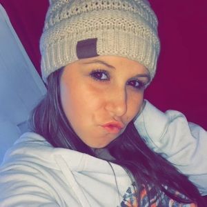 Meet your Posher, Kayla